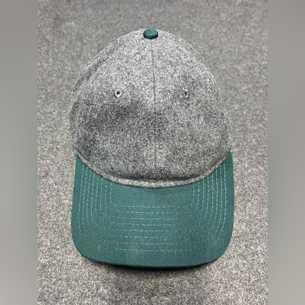 Retro Wool Snapback Hat – Heather Grey & Kelly Green Two-Tone Cap
